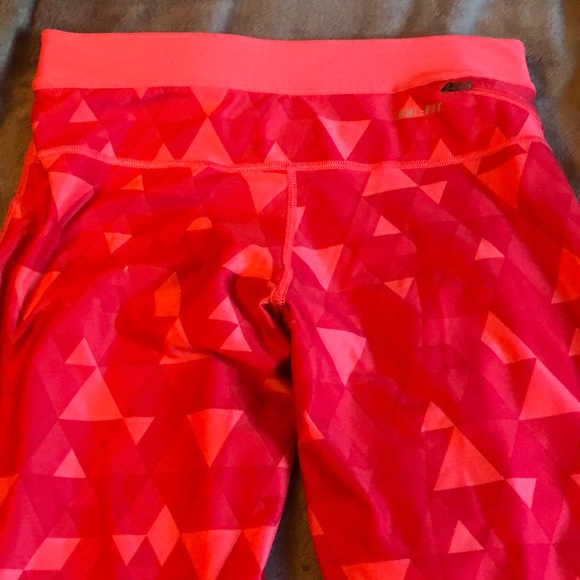 Nike Capri Dry Fit Leggings - Picture 2 of 3